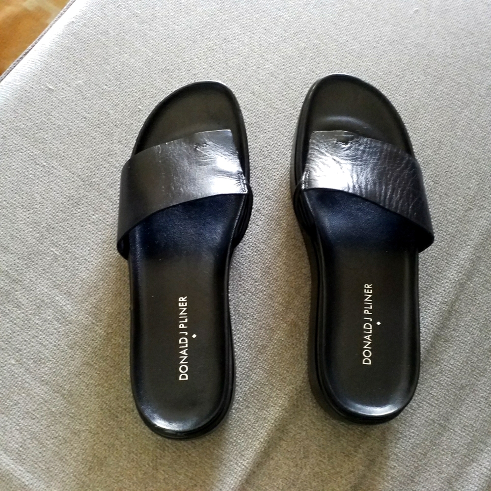 Donald J Pliner black leather platform sandals never worn.